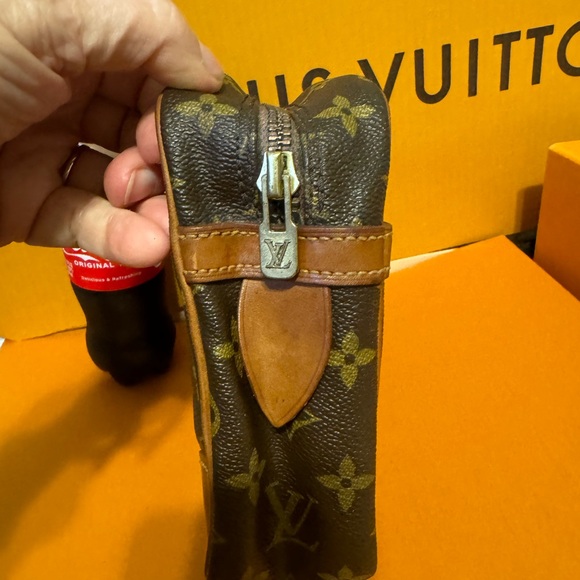 Louis Vuitton Compiegne 28 Clutch - Picture 5 of 10